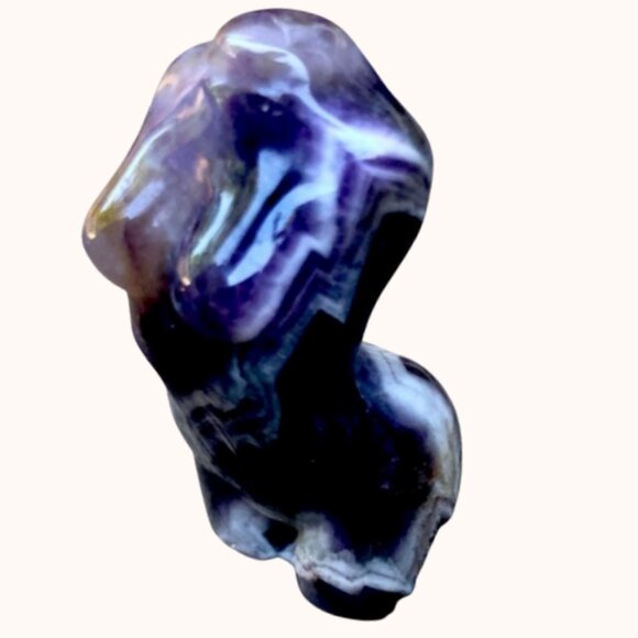 NWOT⭐ Chevron Amethyst Female Carving - Picture 5 of 12